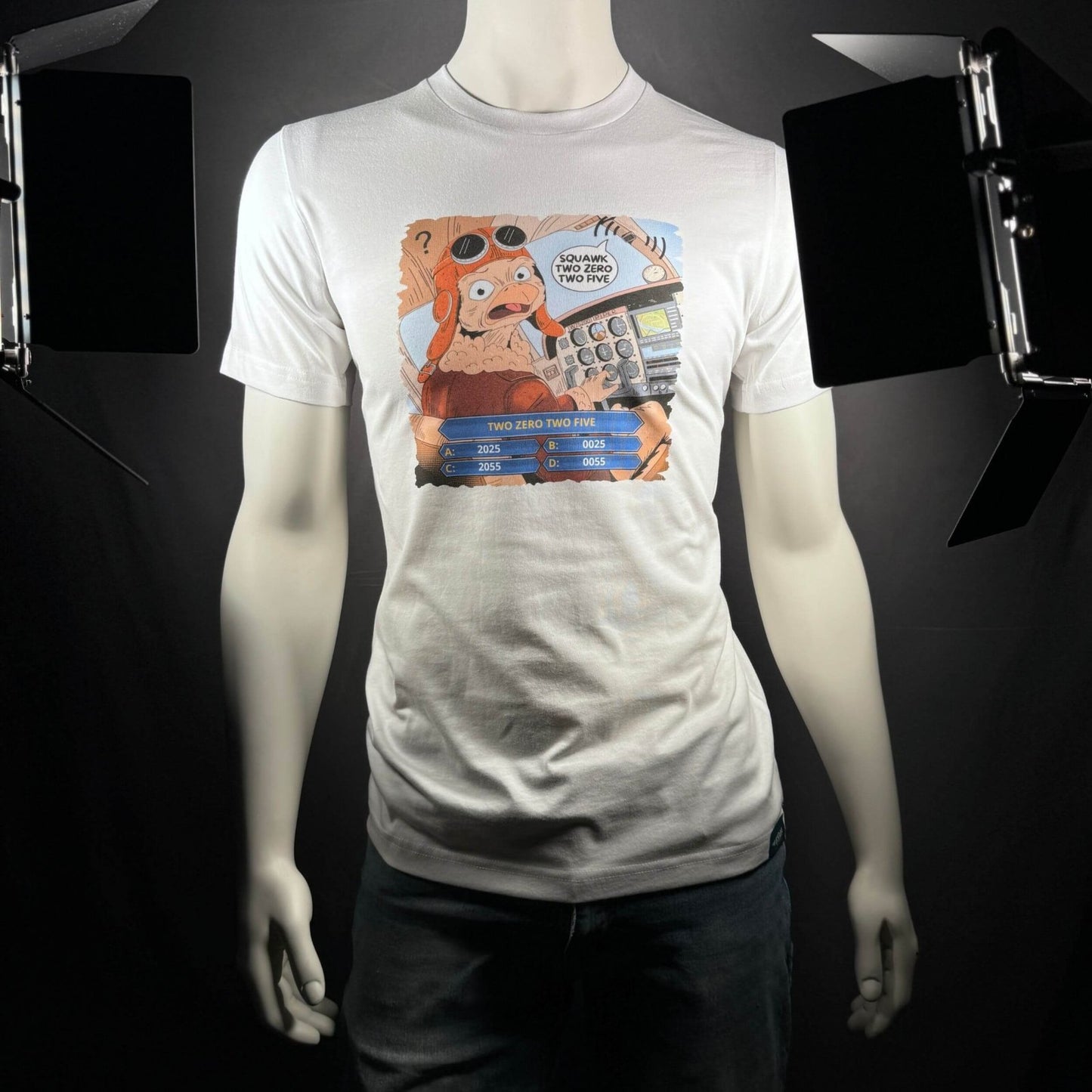 SQUAWK 2025 PREMIUM TEE CAPTAIN STRAUSS