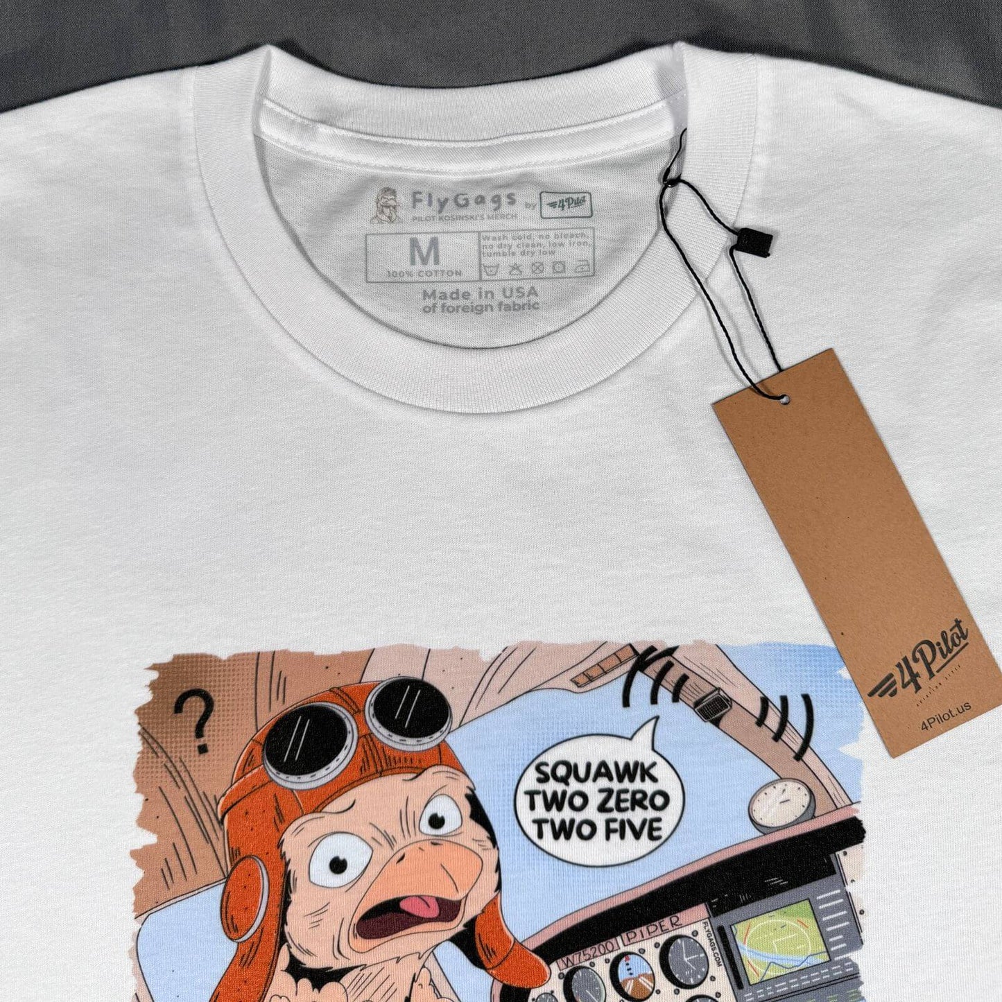 SQUAWK 2025 PREMIUM TEE CAPTAIN STRAUSS