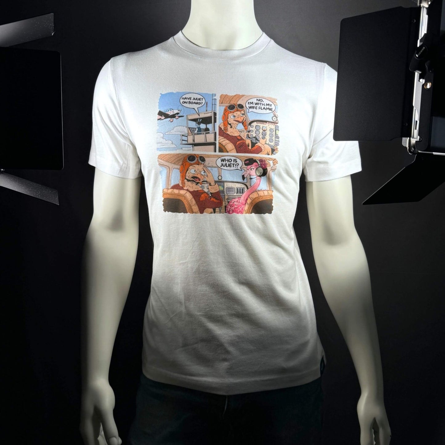 WHO IS JULIET? PREMIUM TEE CAPTAIN STRAUSS